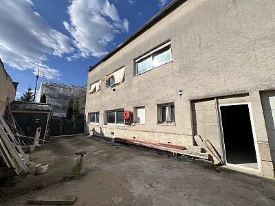 LOCAL COMMERCIAL A VENDRE - ST MAUR DES FOSSES - 510 m2 - 2�950�000�&euro; 
