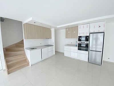 MAISON A VENDRE - ST MAUR DES FOSSES - 92.45 m2 - 570�000�&euro;