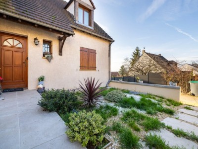 Maison de 5 pi�ces de 200 m� � Crosne A VENDRE - CROSNE - 125.23 m2 - 550�000�&euro;