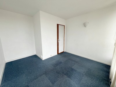 BUREAU A VENDRE - ST MAUR DES FOSSES - 27.13 m2 - 115�000�&euro; 