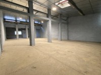 ENTREPOT A LOUER - VILLENEUVE LE ROI - 254 m2 - 2 540 € HC et HT par mois