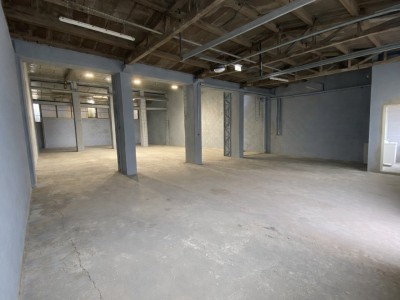 ENTREPOT A LOUER - VILLENEUVE LE ROI - 260 m2 - 2 600 € HC et HT par mois