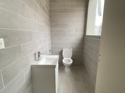 ENTREPOT A LOUER - VILLENEUVE LE ROI - 260 m2 - 2 600 € HC et HT par mois