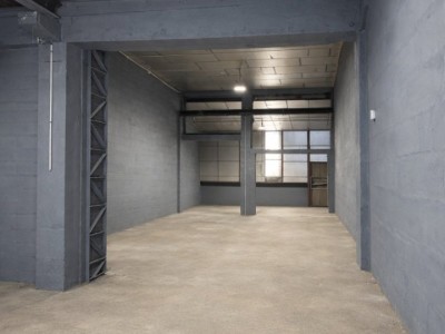 ENTREPOT A LOUER - VILLENEUVE LE ROI - 140 m2 - 1 400 € HC et HT par mois