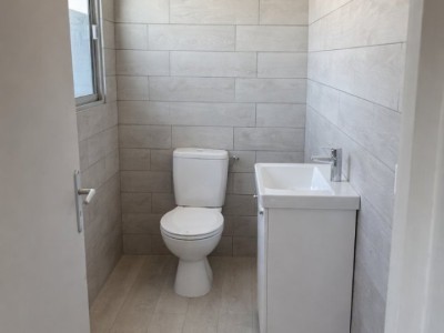 ENTREPOT A LOUER - VILLENEUVE LE ROI - 140 m2 - 1 400 € HC et HT par mois