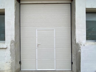 ENTREPOT A LOUER - VILLENEUVE LE ROI - 140 m2 - 1 400 € HC et HT par mois