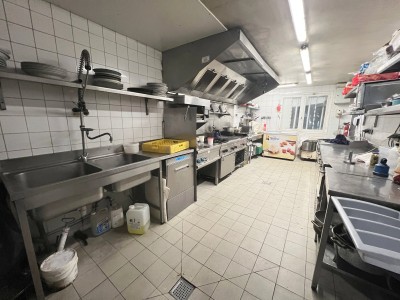 FONDS DE COMMERCE A CEDER - RESTAURANT - ST MAUR DES FOSSES - 197.04 m2 - 425�600�&euro;
