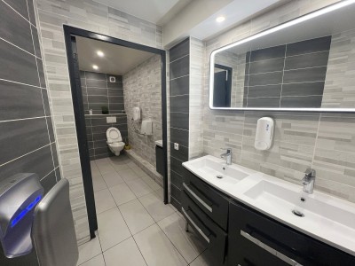 FONDS DE COMMERCE A CEDER - RESTAURANT - ST MAUR DES FOSSES - 197.04 m2 - 425�600�&euro;