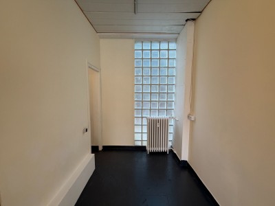 Boutique avec vitrine face gare Champigny/St Maur - LA VARENNE ST HILAIRE Face à la gare de champigny - 39 m2 - R&Eacute;ALIS&Eacute;
