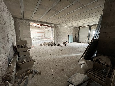 LOCAL COMMERCIAL A LOUER - ST MAUR DES FOSSES - 510 m2 - 14�000�&euro; HC par mois