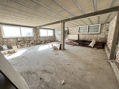 LOCAL COMMERCIAL A LOUER - ST MAUR DES FOSSES - 510 m2 - 14�000�&euro; HC par mois