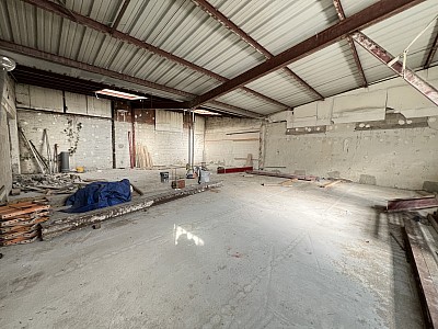 LOCAL COMMERCIAL A VENDRE - ST MAUR DES FOSSES - 510 m2 - 2�950�000�&euro; 