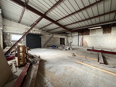 LOCAL COMMERCIAL A VENDRE - ST MAUR DES FOSSES - 510 m2 - 2�950�000�&euro; 