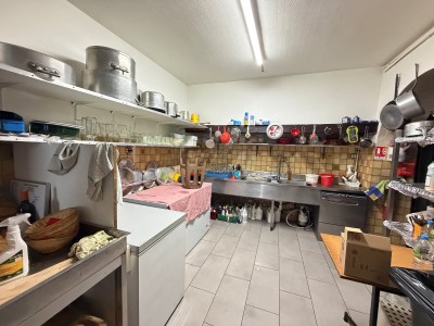 MURS COMMERCIAUX A VENDRE - ST MAUR DES FOSSES - 100 m2 - 1�250�000�&euro; 