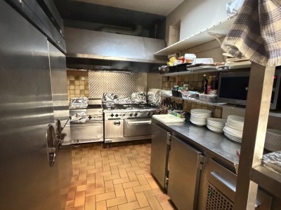 MURS COMMERCIAUX A VENDRE - ST MAUR DES FOSSES - 100 m2 - 1�250�000�&euro; 