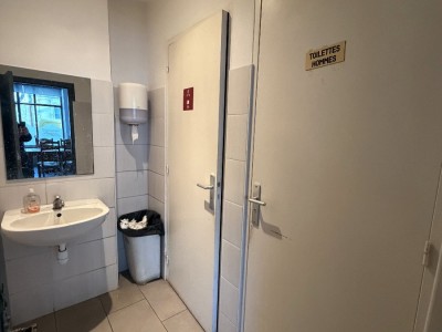 MURS COMMERCIAUX A VENDRE - ST MAUR DES FOSSES - 100 m2 - 1�250�000�&euro; 