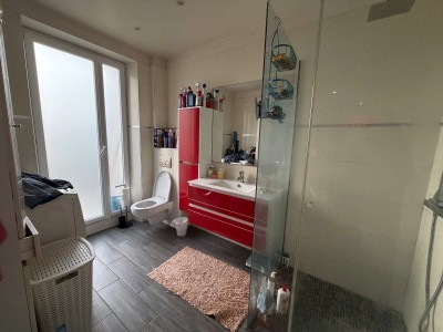 MURS COMMERCIAUX A VENDRE - ST MAUR DES FOSSES - 100 m2 - 1�250�000�&euro; 