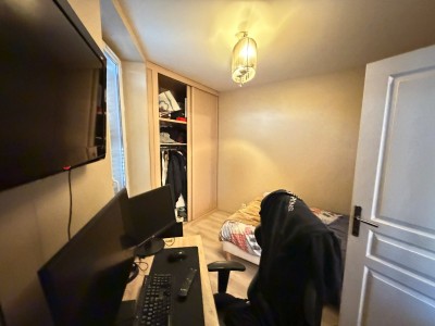 MURS COMMERCIAUX A VENDRE - ST MAUR DES FOSSES - 100 m2 - 1�250�000�&euro; 