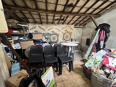 MURS COMMERCIAUX + FONDS DE COMMERCE LICENSE 4 A VENDRE - ST MAUR DES FOSSES - 180 m2 - 649 000 €