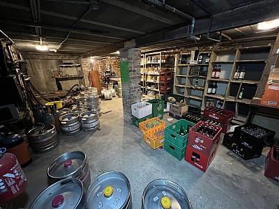 MURS COMMERCIAUX + FONDS DE COMMERCE LICENSE 4 A VENDRE - ST MAUR DES FOSSES - 180 m2 - 649 000 €