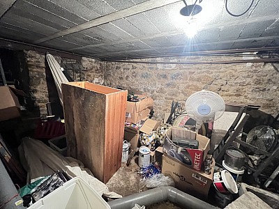 MURS COMMERCIAUX + FONDS DE COMMERCE LICENSE 4 A VENDRE - ST MAUR DES FOSSES - 180 m2 - 649 000 €