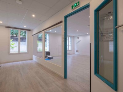 LOCAL D ACTIVITE A LOUER - ST MAUR DES FOSSES - 129.43 m2 - 2 300 &euro; HC par mois