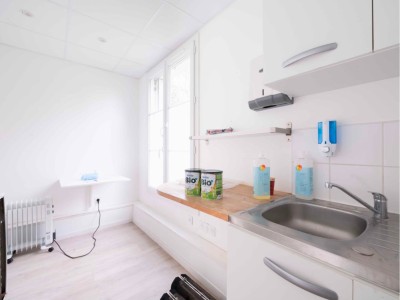 LOCAL D ACTIVITE A LOUER - ST MAUR DES FOSSES - 129.43 m2 - 2 300 &euro; HC par mois
