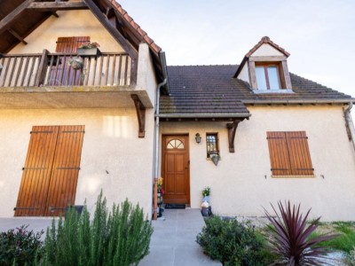 Maison de 5 pi�ces de 200 m� � Crosne A VENDRE - CROSNE - 125.23 m2 - 550�000�&euro;