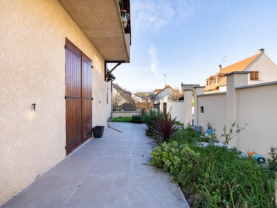 Maison de 5 pi�ces de 200 m� � Crosne A VENDRE - CROSNE - 125.23 m2 - 550�000�&euro;