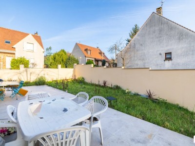 Maison de 5 pi�ces de 200 m� � Crosne A VENDRE - CROSNE - 125.23 m2 - 550�000�&euro;