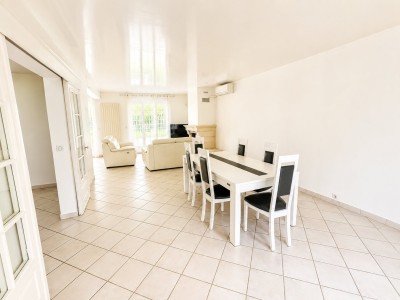 MAISON DE VILLE A VENDRE - LA QUEUE EN BRIE - 194 m2 - 589 900 &euro;