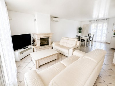MAISON DE VILLE A VENDRE - LA QUEUE EN BRIE - 194 m2 - 589 900 &euro;