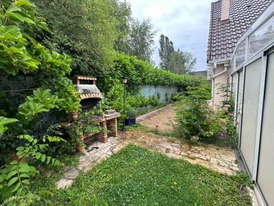 MAISON DE VILLE A VENDRE - LA QUEUE EN BRIE - 194 m2 - 589 900 &euro;