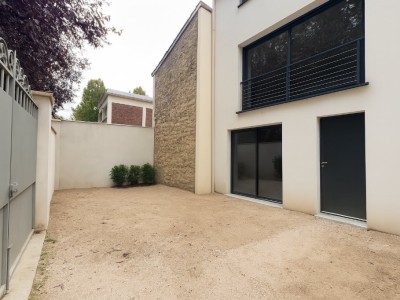 MAISON A VENDRE - ST MAUR DES FOSSES Bagaudes - 120 m2 - 720�000�&euro;