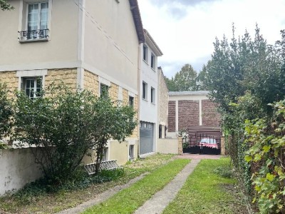 MAISON A VENDRE - ST MAUR DES FOSSES Bagaudes - 120 m2 - 720�000�&euro;