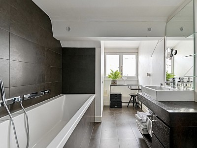 MAISON A VENDRE - ST MAUR DES FOSSES - 211.63 m2 - 1 040 000 €