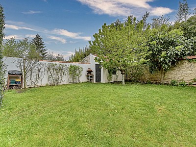 MAISON A VENDRE - ST MAUR DES FOSSES - 211.63 m2 - 1 040 000 €