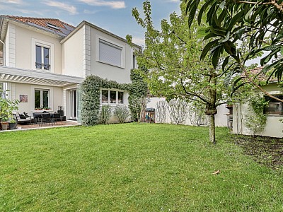 MAISON A VENDRE - ST MAUR DES FOSSES - 211.63 m2 - 1 040 000 €