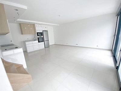 MAISON A VENDRE - ST MAUR DES FOSSES - 92.45 m2 - 570�000�&euro;