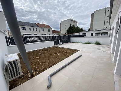 MAISON A VENDRE - ST MAUR DES FOSSES - 92.45 m2 - 570�000�&euro;