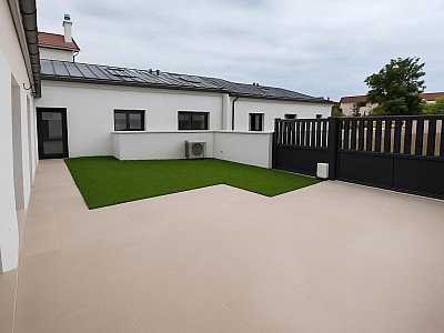 MAISON A VENDRE - ST MAUR DES FOSSES - 104.4 m2 - 685�000�&euro;