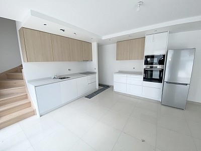 MAISON A VENDRE - ST MAUR DES FOSSES - 99.3 m2 - 610 000 €