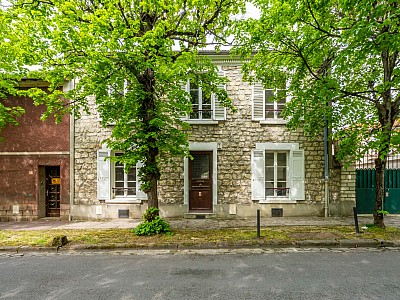 MAISON A VENDRE - ST MAUR DES FOSSES - 120 m2 - 850 000 &euro;