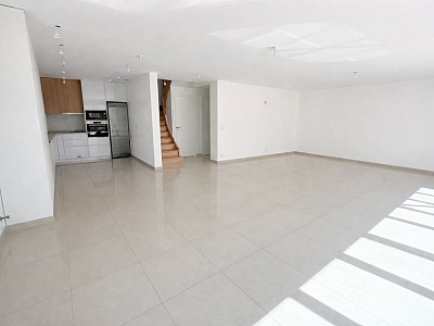 MAISON A VENDRE - ST MAUR DES FOSSES - 139.23 m2 - 790 000 €