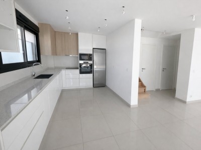 MAISON A VENDRE - ST MAUR DES FOSSES - 139.23 m2 - 790 000 €