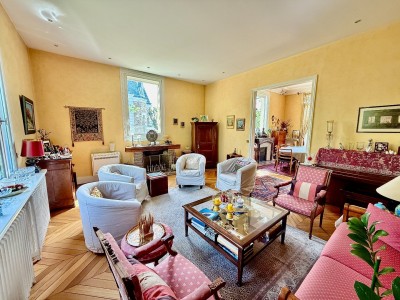 MAISON A VENDRE - ST MAUR DES FOSSES - 280.26 m2 - 1 349 000 €