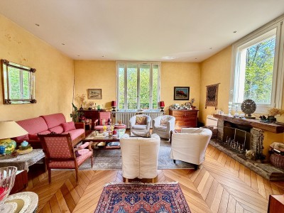 MAISON A VENDRE - ST MAUR DES FOSSES - 280.26 m2 - 1 349 000 €