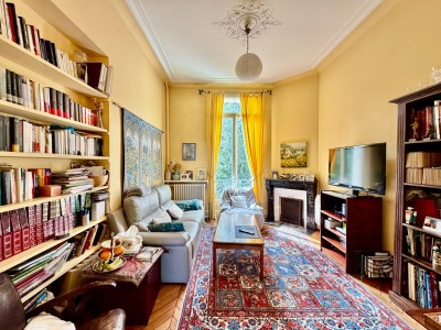 MAISON A VENDRE - ST MAUR DES FOSSES - 280.26 m2 - 1 349 000 €