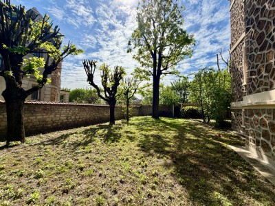 MAISON A VENDRE - ST MAUR DES FOSSES - 280.26 m2 - 1 349 000 €