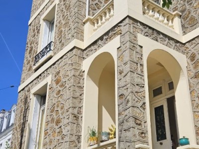 MAISON A VENDRE - ST MAUR DES FOSSES - 280.26 m2 - 1 349 000 €